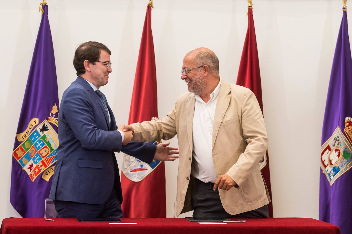 Fotos: PP y Cs firman el acuerdo para la gobernabilidad de Castilla y León