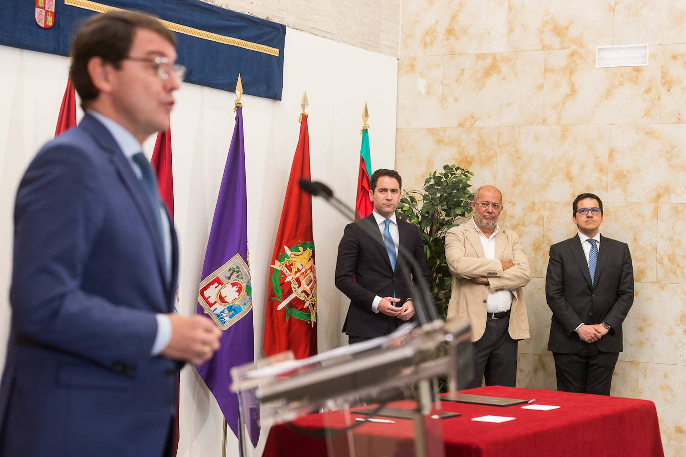 Fotos: PP y Cs firman el acuerdo para la gobernabilidad de Castilla y León