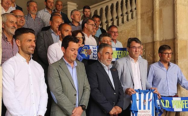 Galería. Recepción en la Diputación de León.