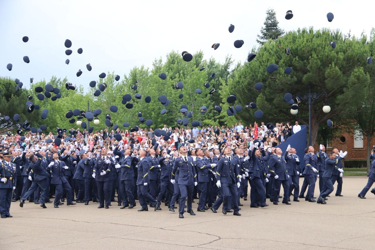 Fotos: Entrega de Reales Despachos