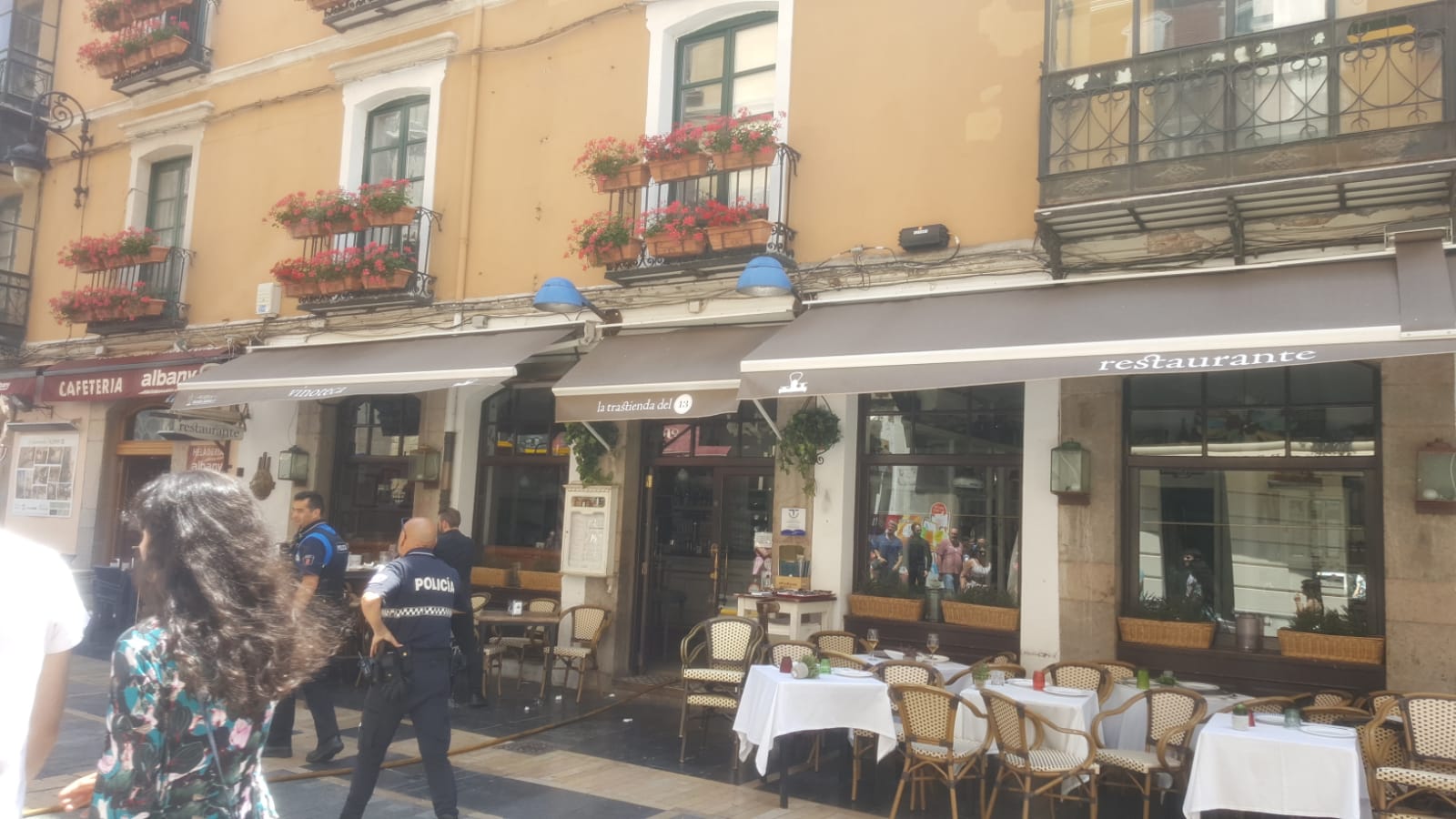 Fotos: Fuego en un restaurante de la calle Ancha