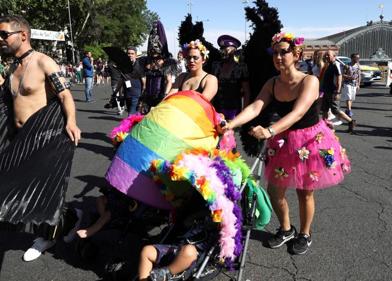 Imagen secundaria 1 - El Orgullo más reivindicativo de los últimos años