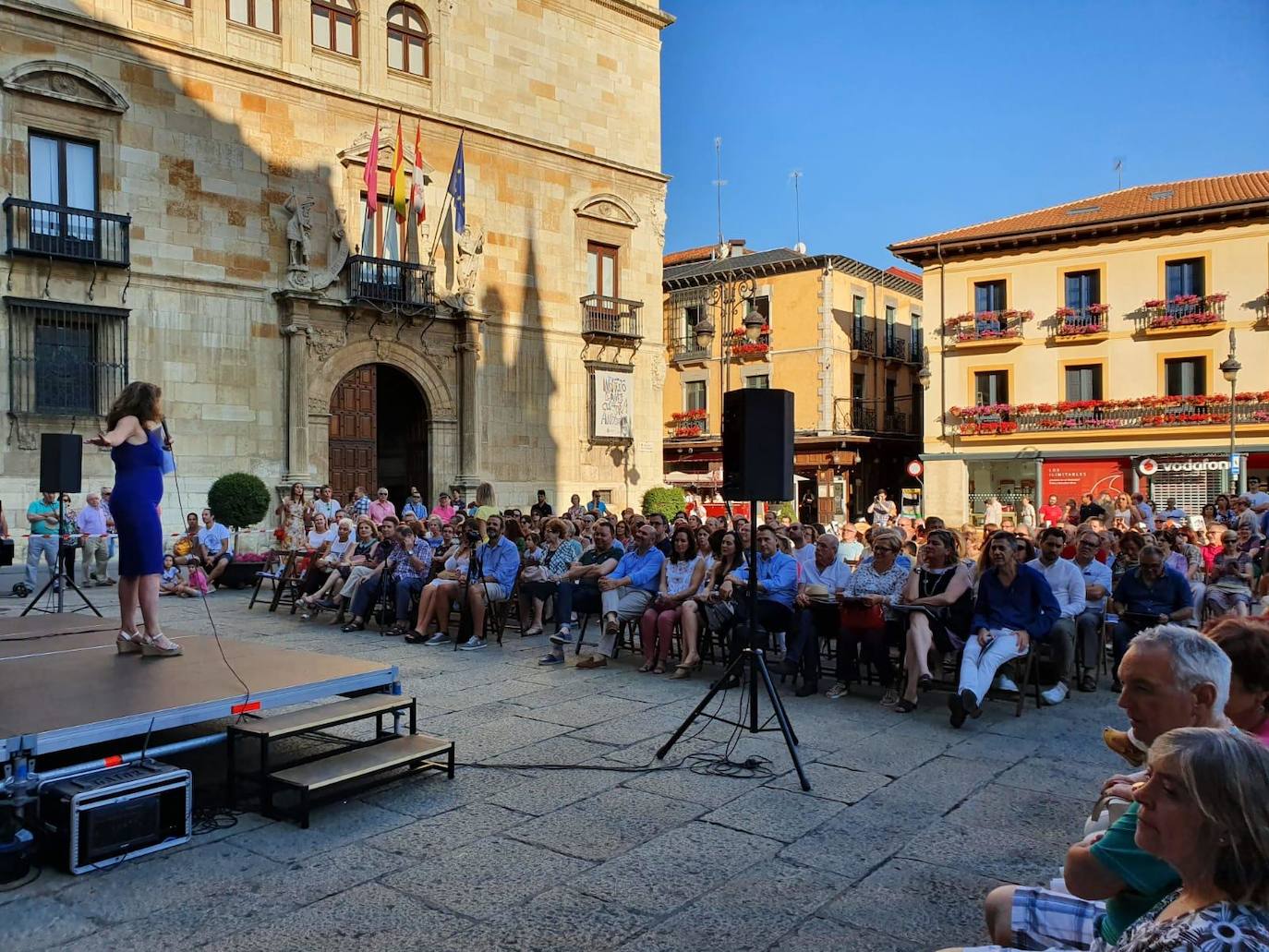 Fotos: Las Piedras Cantan reúne ante Botines a un público entregado a la buena música