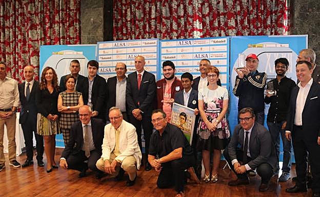 Galería. Foto de familia de la clausura.