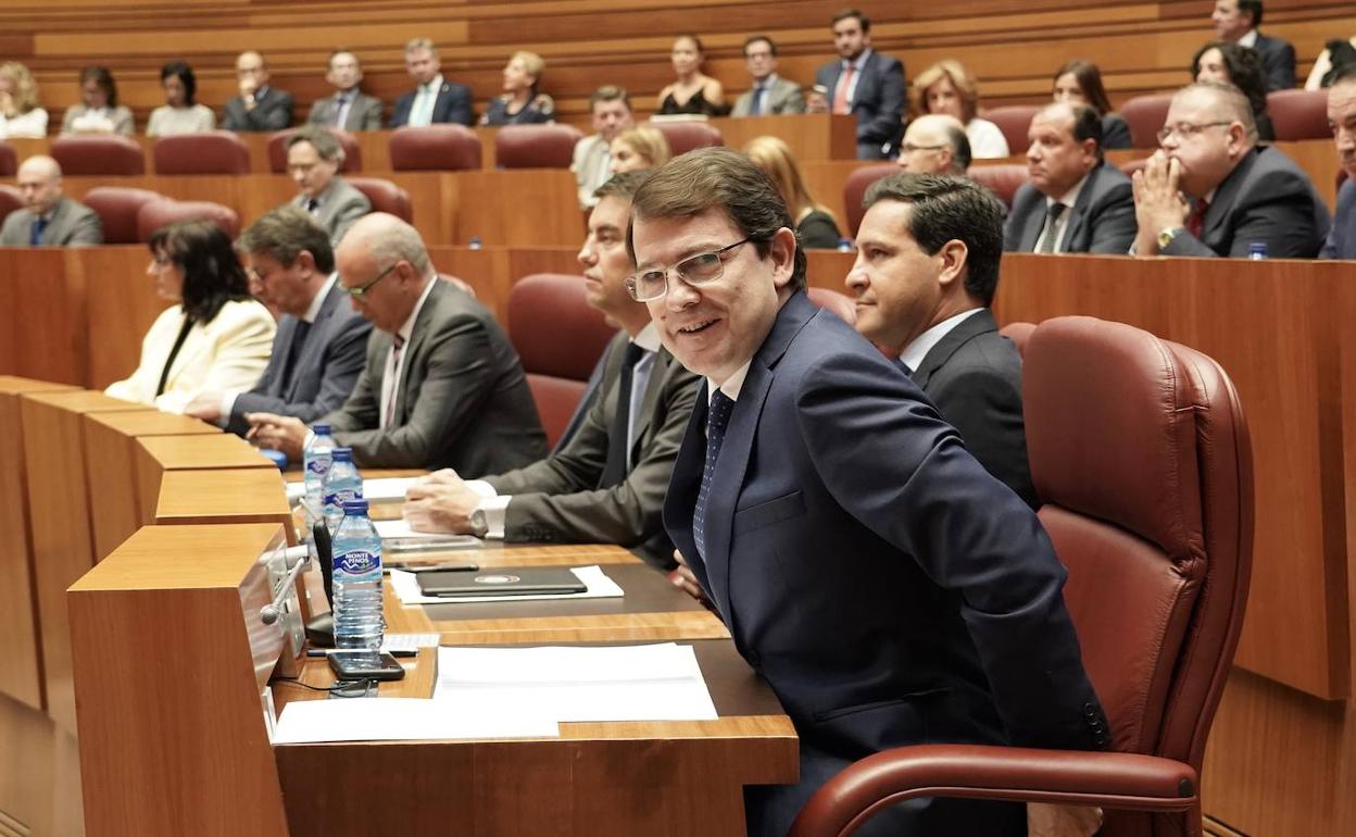 Alfonso Fernández Mañueco, en el pleno de investidura. 