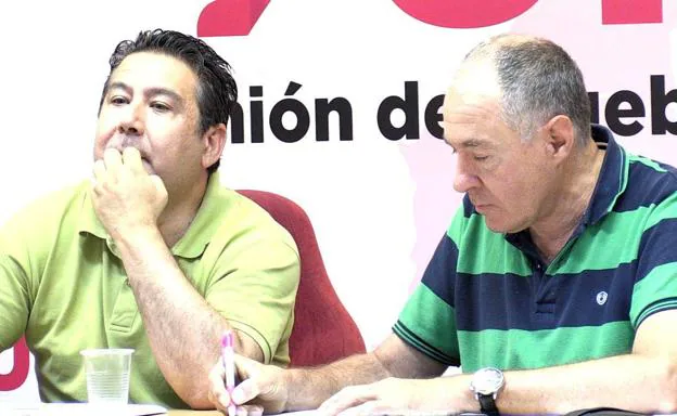 El secretario general, Luis Mariano Santos, junto al vicesecretario, Eduardo López Sendino.