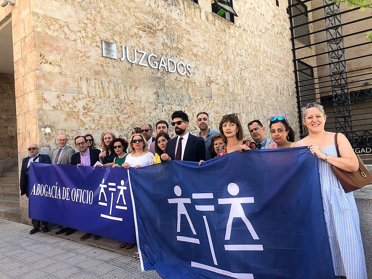 Fotos: Los abogados se reivindican como garantes de la justicia gratuita y piden más reconocimiento