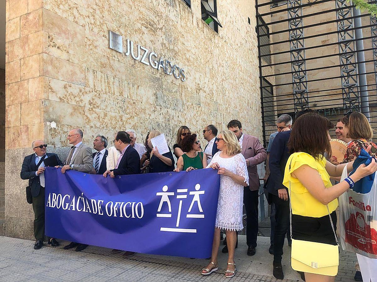 Fotos: Los abogados se reivindican como garantes de la justicia gratuita y piden más reconocimiento