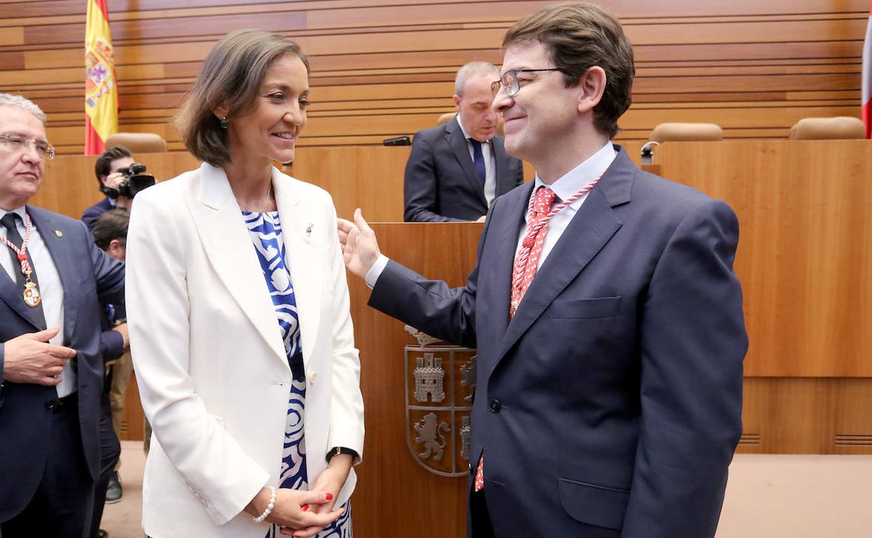 Reyes Maroto junto a Alfonso Fernández Mañueco. 