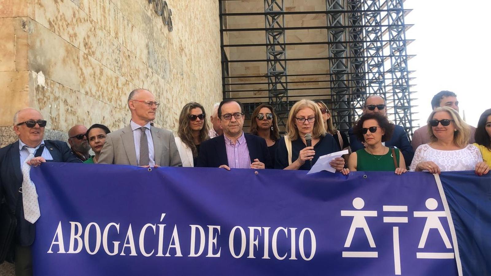 Fotos: Los abogados se reivindican como garantes de la justicia gratuita y piden más reconocimiento