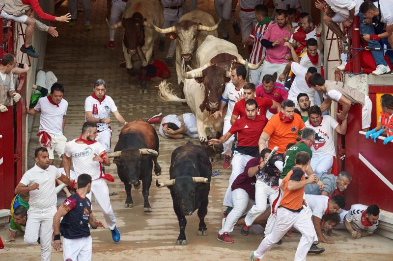 Fotos: Emocionante y peligroso encierro de Núñez del Cuvillo