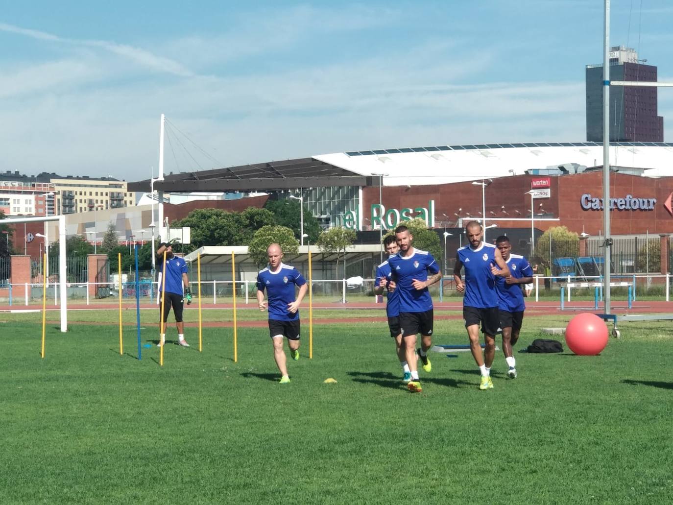Fotos: Primer entrenamiento de la Ponferradina