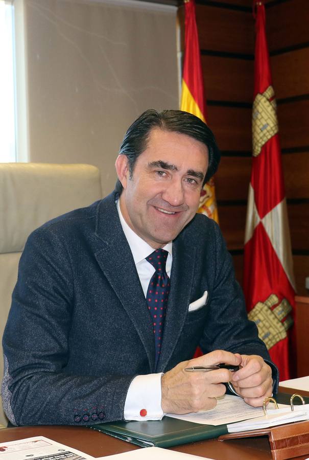 El leonés Juan Carlos Suárez-Quiñones: consejero de Fomento y Medio Ambiente. Continuará al frente de la consejería y es además procurador del Grupo Popular por la provincia de León en esta décima legislatura de las Cortes.