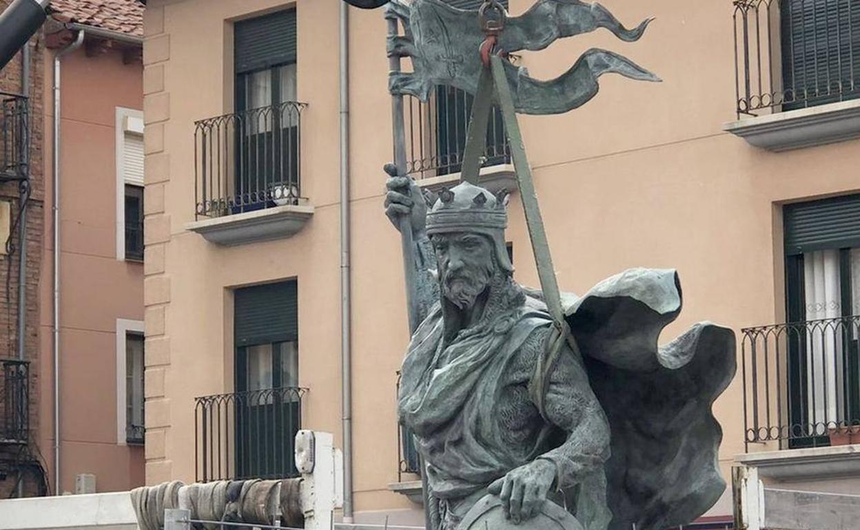 Estatua de Alfonso IX.