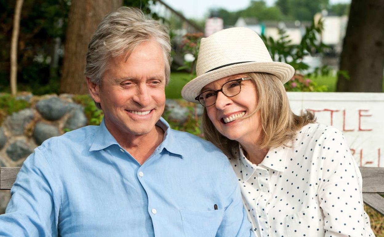 Michael Douglas y Diane Keaton en una escena de la película 'Así nos va'.