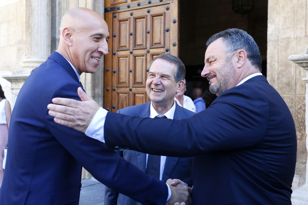 Fotos: Eduardo Morán, elegido nuevo presidente de la Diputación de León