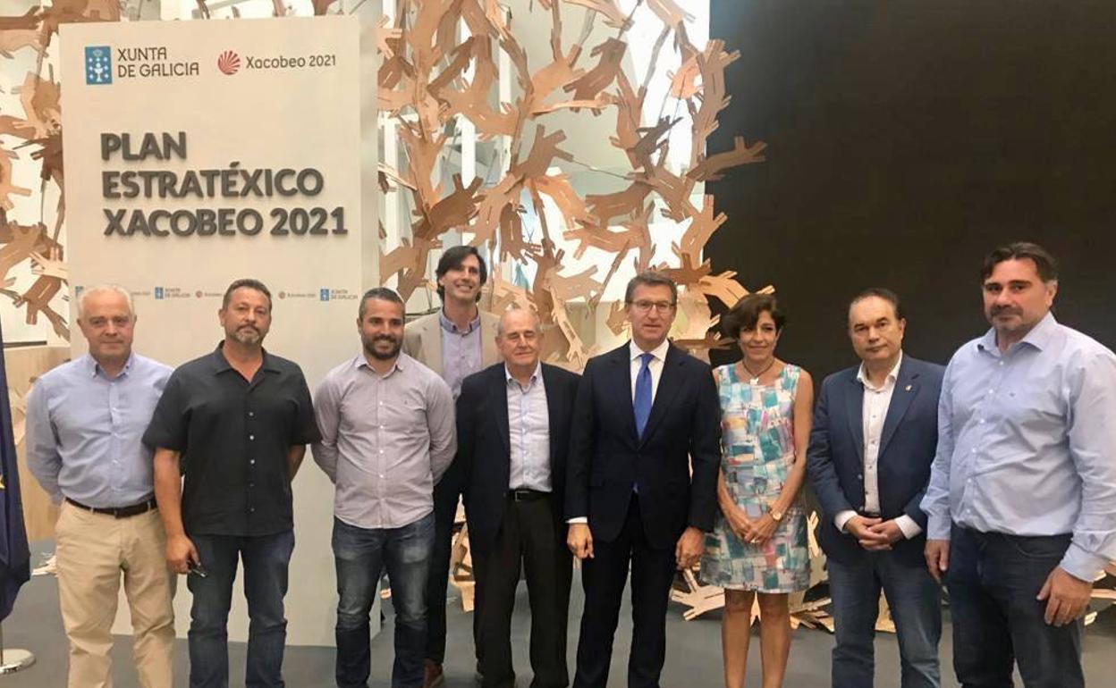 Foto familia de la presentación. 