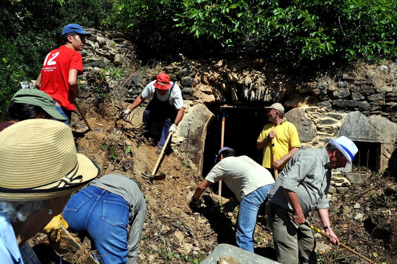 Fotos: Promonumenta acondiciona la Ermita de Robledo de Omaña