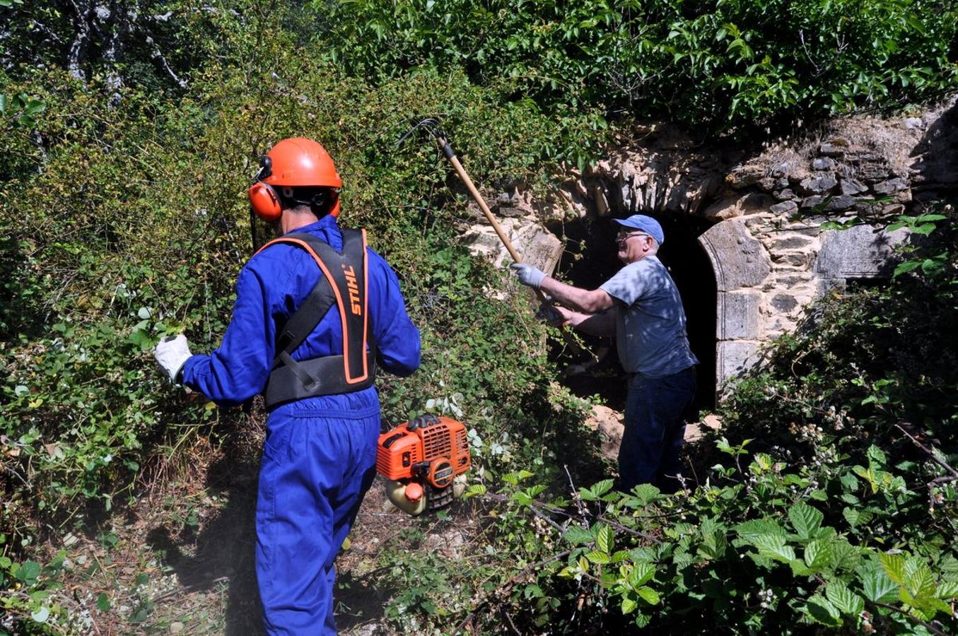 Fotos: Promonumenta acondiciona la Ermita de Robledo de Omaña