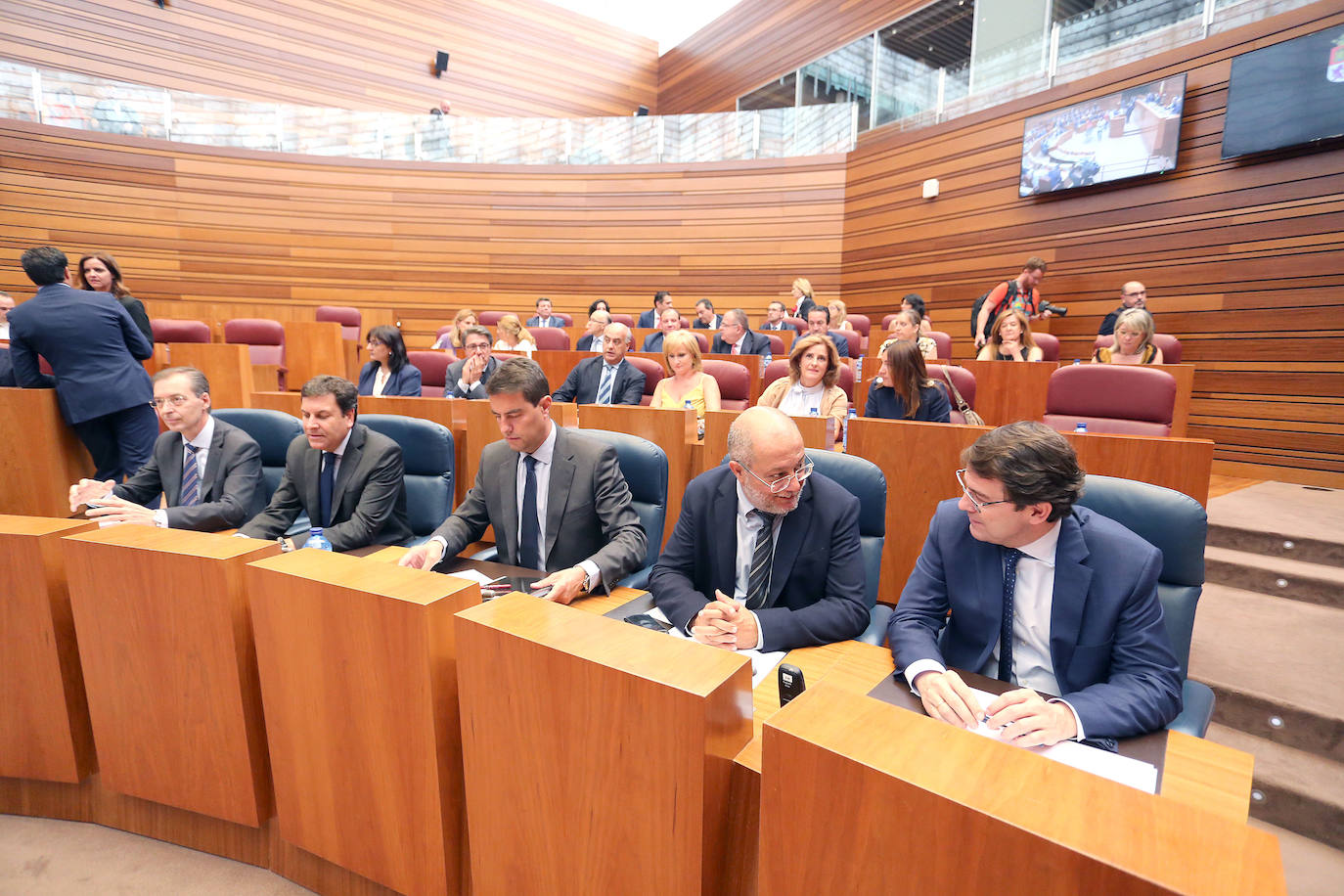Fotos: Pleno extraordinario de designación de los senadores autonómicos y los vocales de la Comisión Mixta