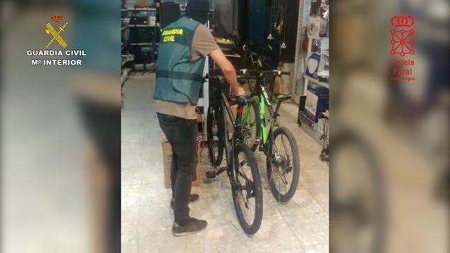 Fotos: Operación de la Guardia Civil contra una banda dedicada al robo en albergues del Camino