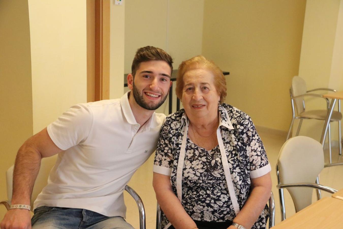 Fotos: Se buscan nietos, razón, acabar con la soledad