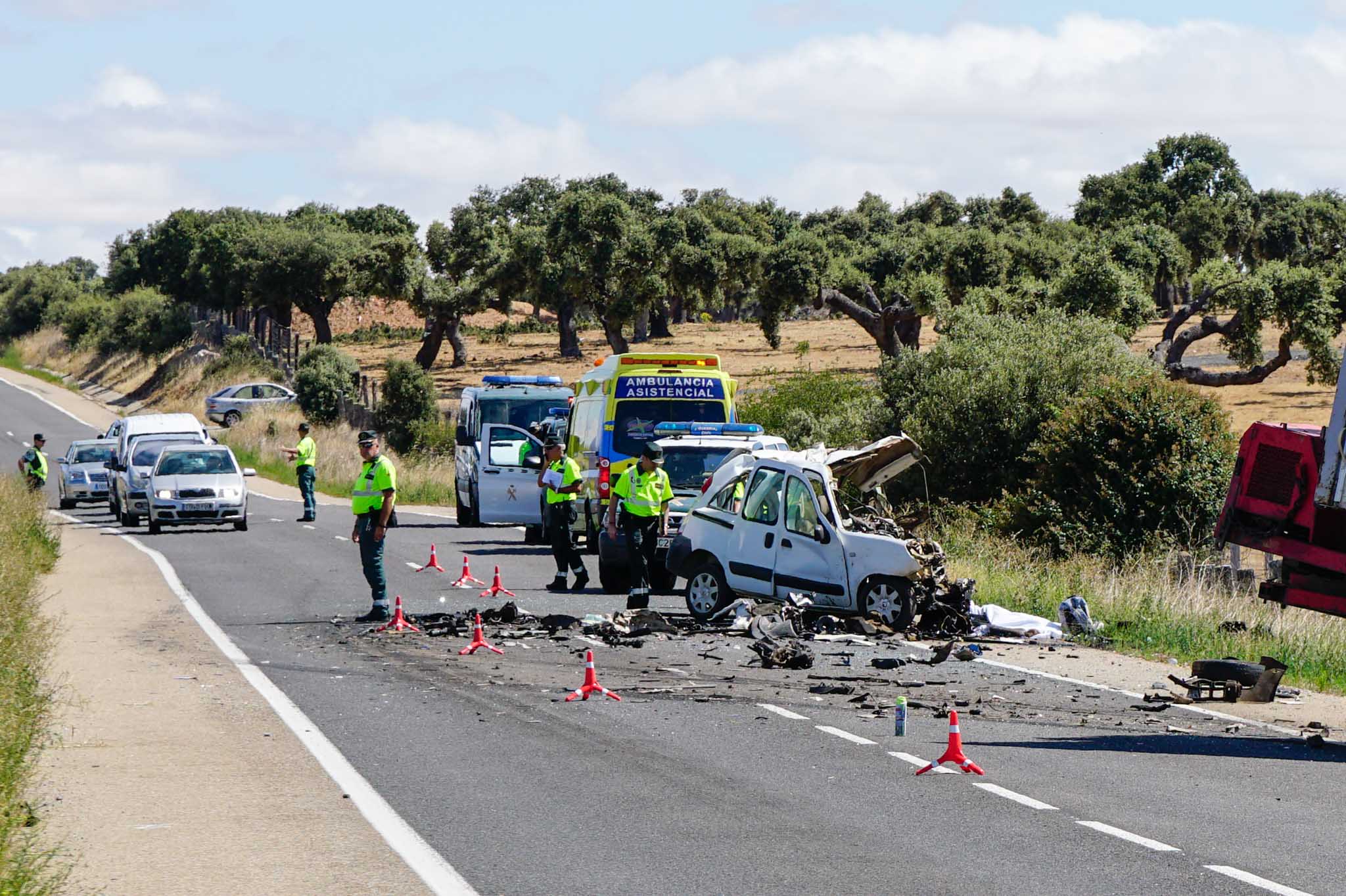 El vehículo en el que viajaba el fallecido quedó completamente destrozado