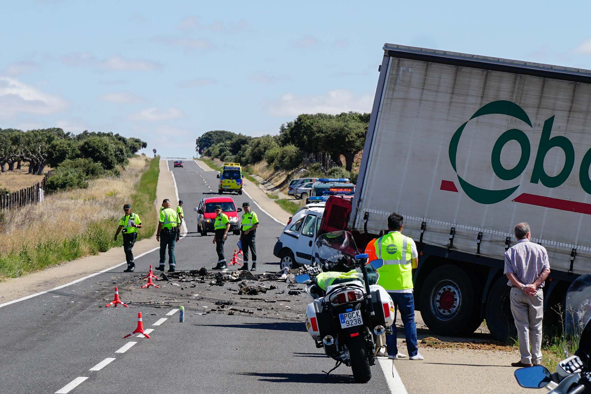 El vehículo en el que viajaba el fallecido quedó completamente destrozado