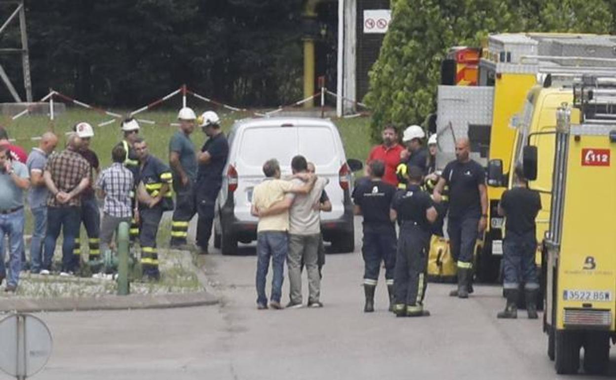 Fallece un operario de la central térmica de Mieres natural de León tras sufrir una caída en una chimena