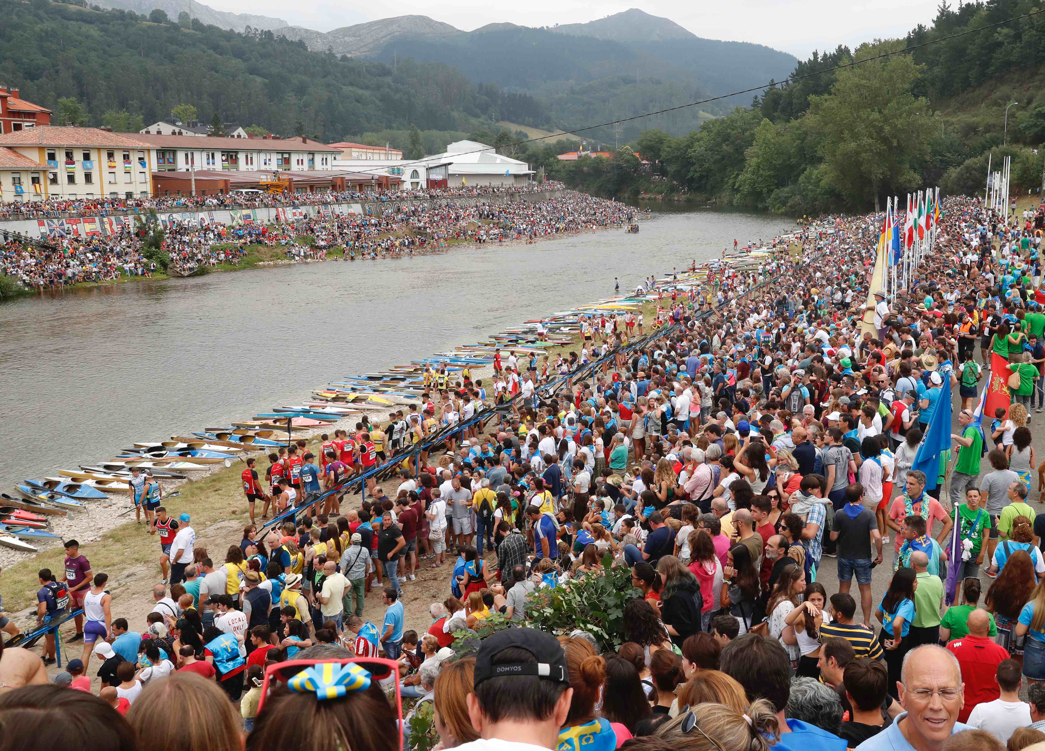 Miles de personas disfrutaron este sábado de la fiesta de las piragüas. ¡Búscate en nuestra galería! 