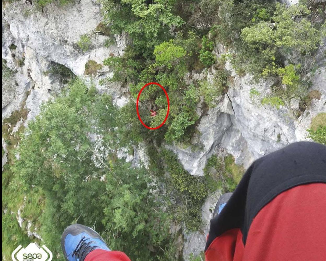 Localización del senderista en una imagen tomada desde el helicóptero de rescate.