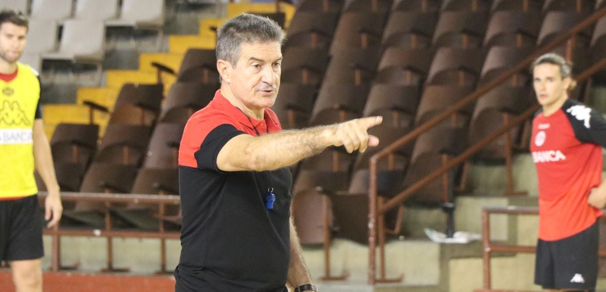 Manolo Cadenas, durante el entrenamiento de este miércoles.