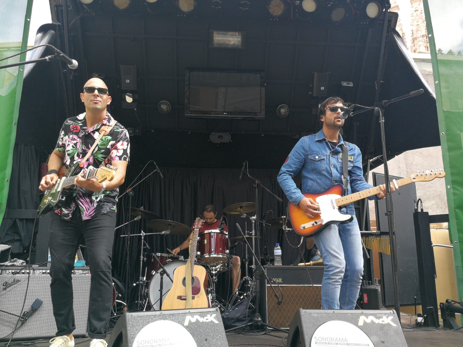 La banda leonesa ha actuado en la Plaza del Trigo de Aranda de Duero tras haber sido incluida en el cartel de este conocido festival.