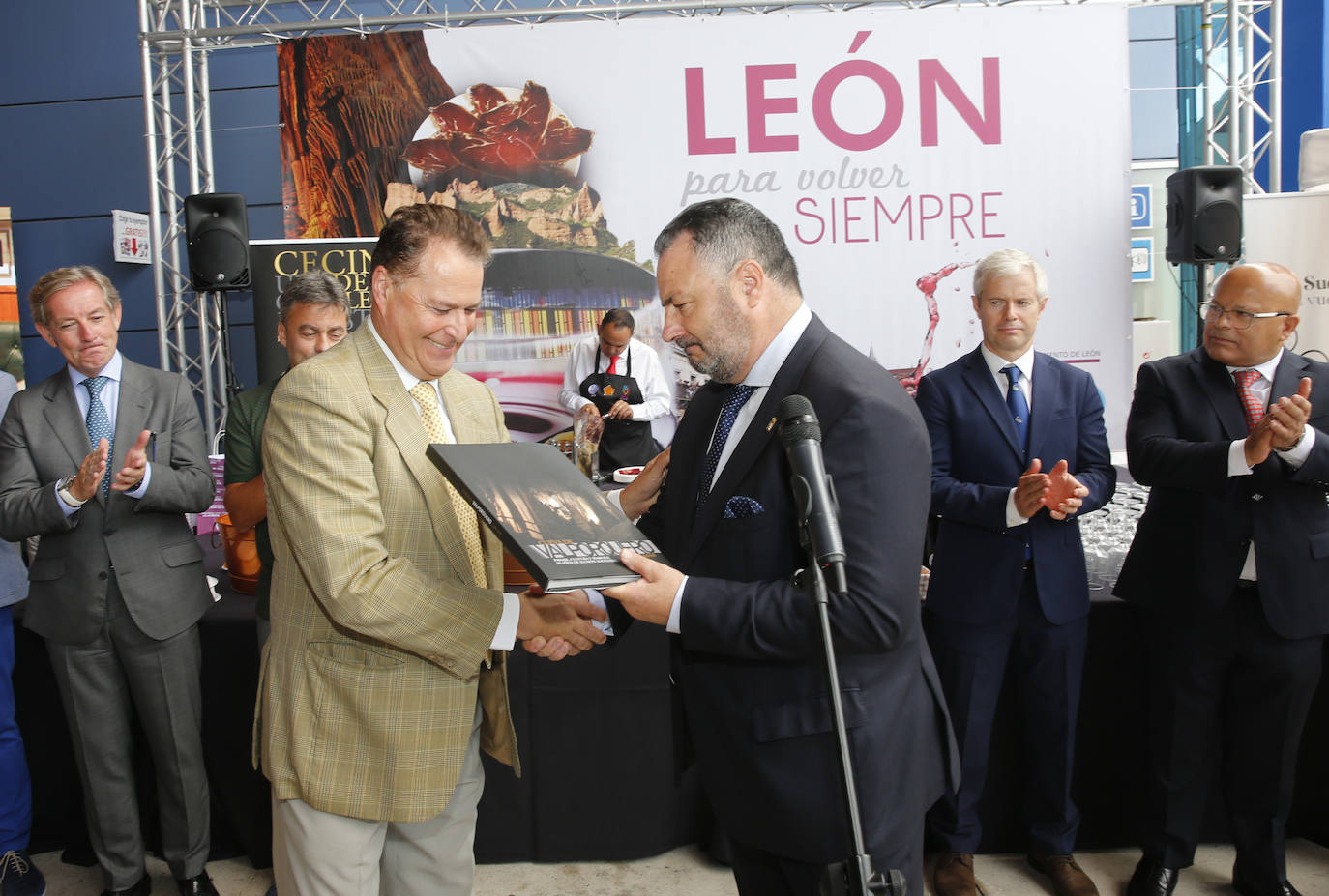 Fotos: La Feria de Muestras de Gijón celebra el Día de León