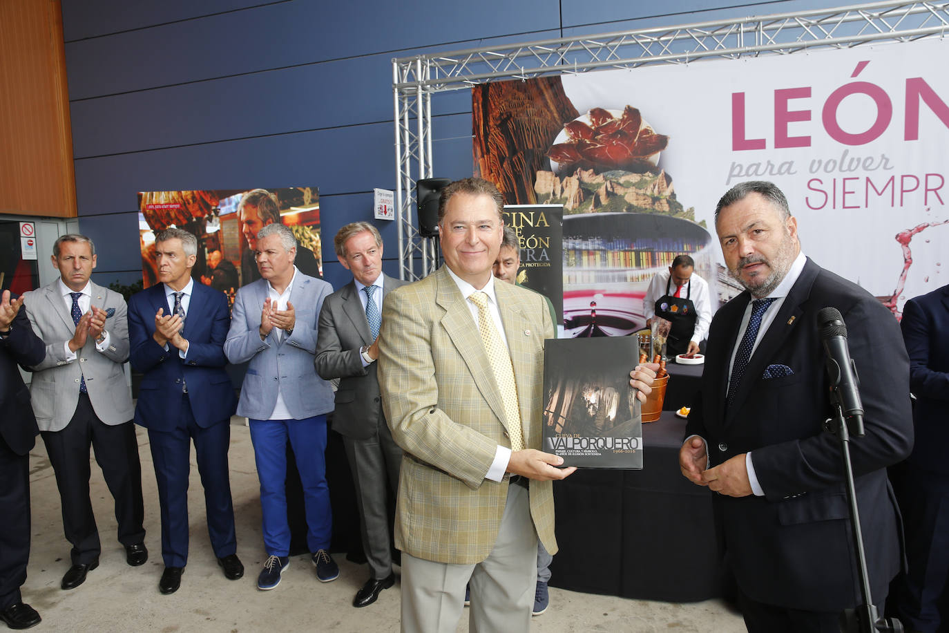 Fotos: La Feria de Muestras de Gijón celebra el Día de León