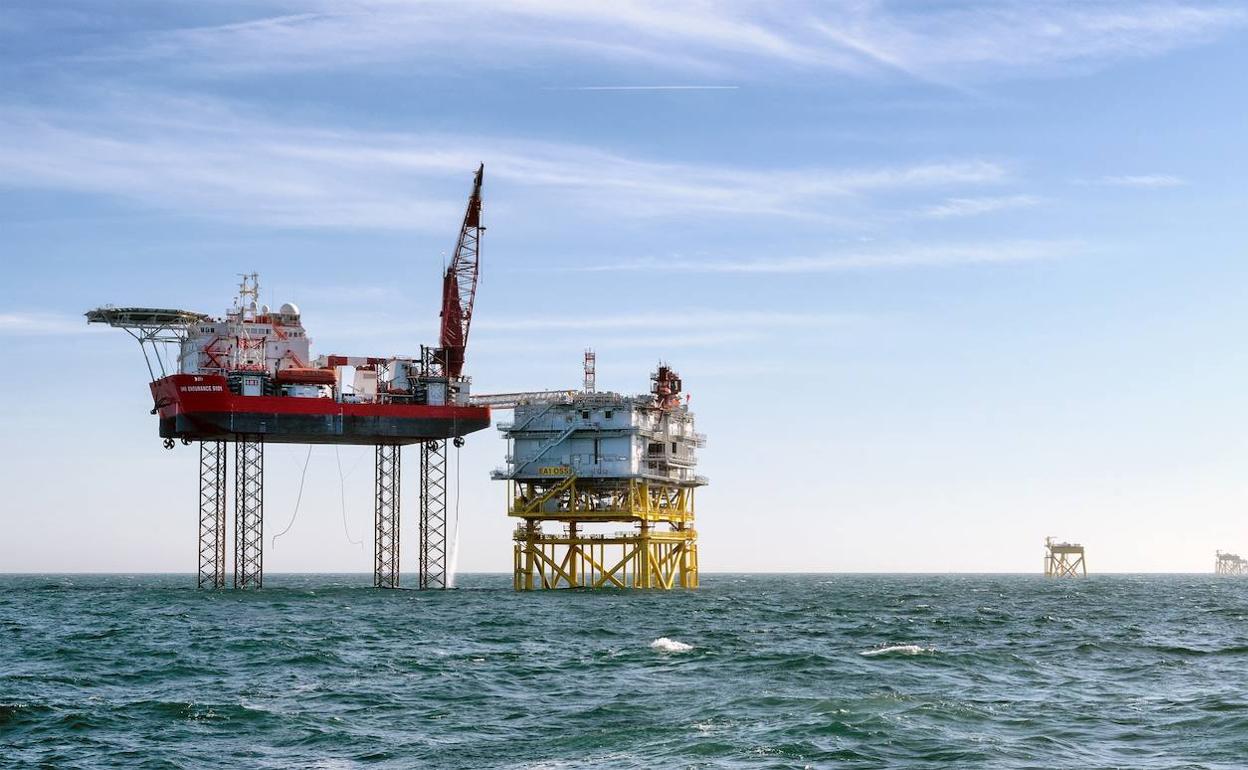 Instalación del parque eólico marino de Iberdrola en Reino Unido.