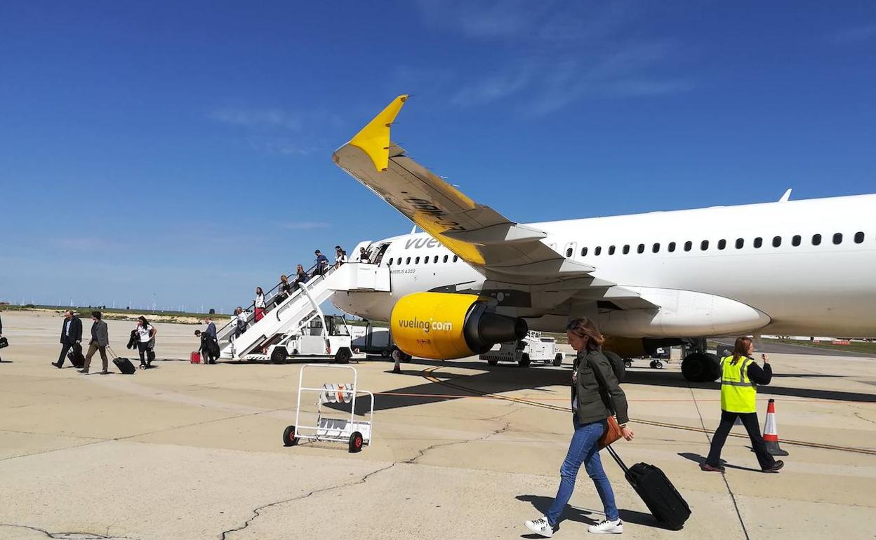 Vuelos de Vueling en el aeropuerto de Villanubla, Valladolid.