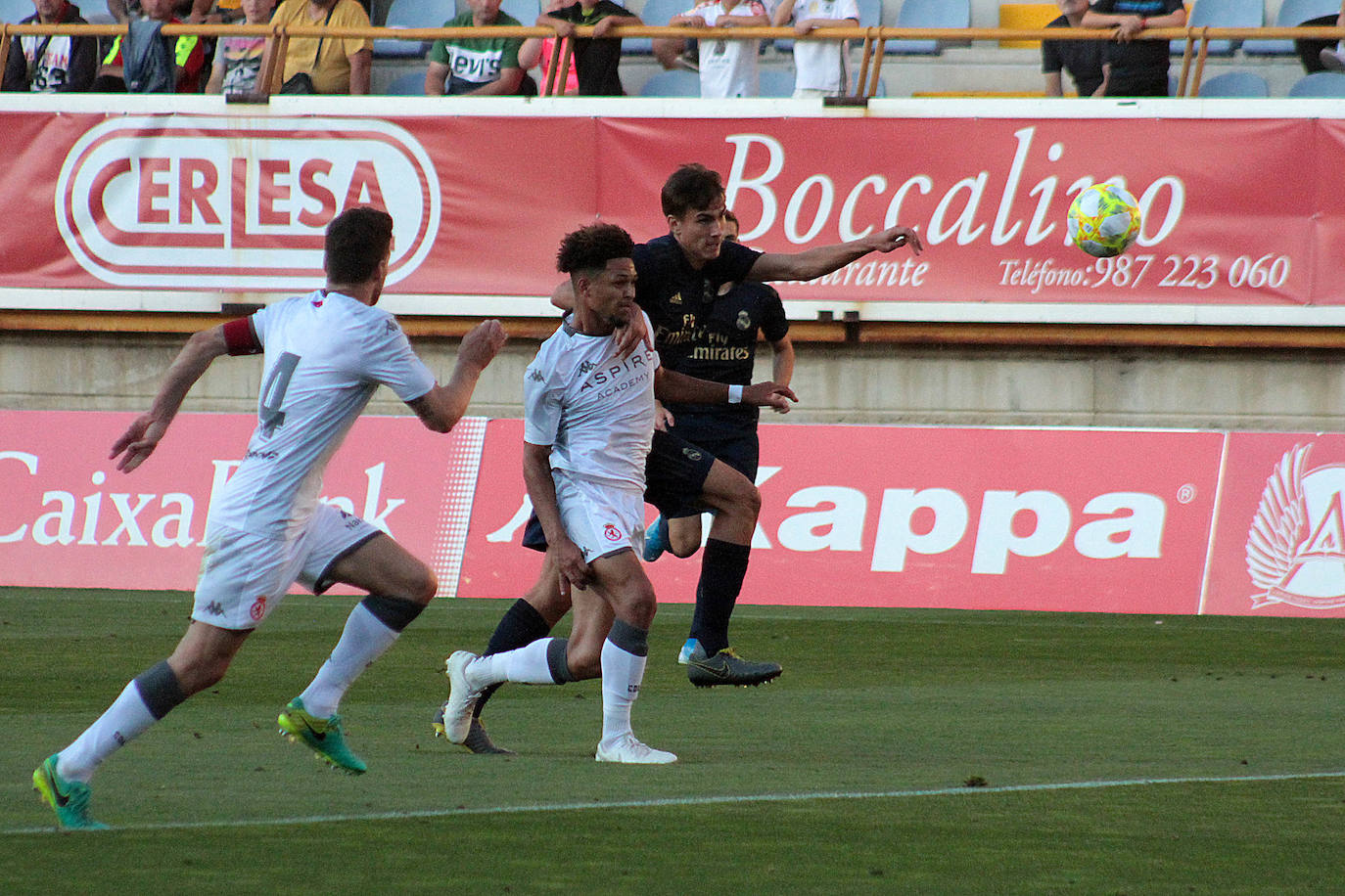 Los leoneses vencieron en el Reino de León al filial del Real Madrid en su presentación en León