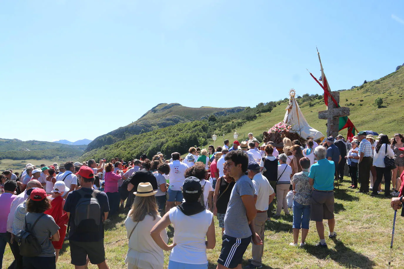 Fotos: Tradición y caballos para honrar a la Virgen de Riosol en Maraña