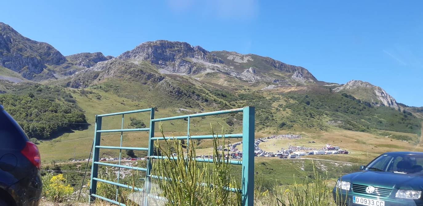 Fotos: Tradición y caballos para honrar a la Virgen de Riosol en Maraña