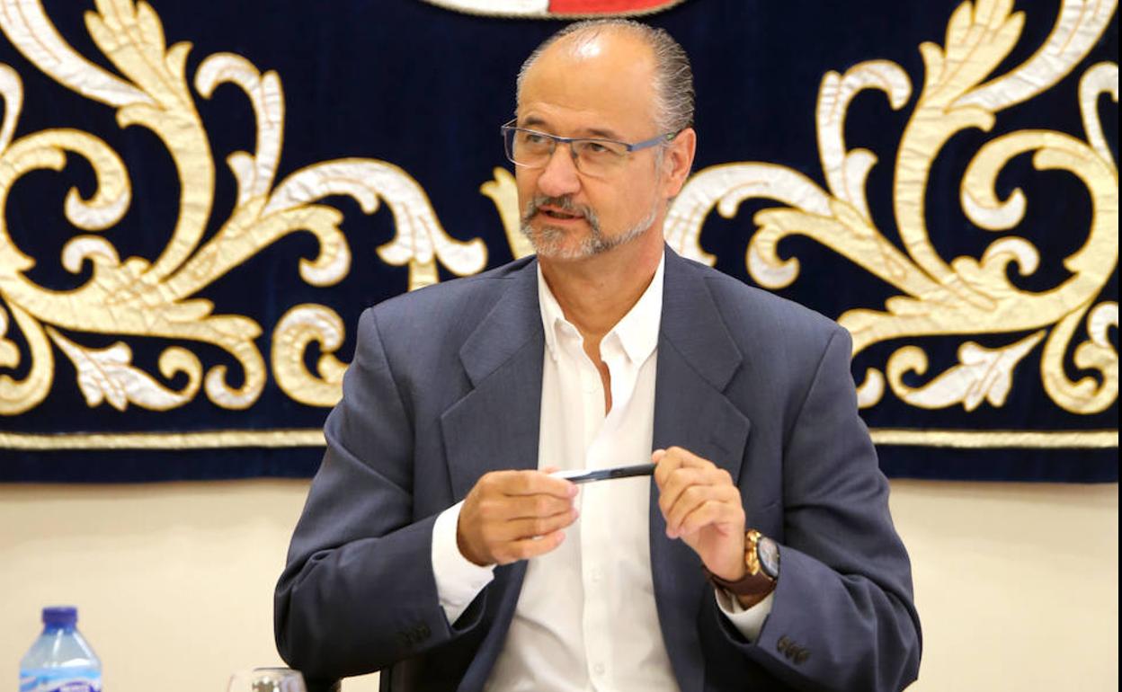 El presidente de las Cortes, Luis Fuentes, durante la Junta de Portavoces de las Cortes.