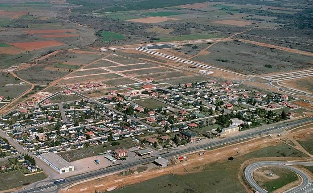 Vista aérea de la urbanización Camino de Santiago en Villadangos del Páramo.