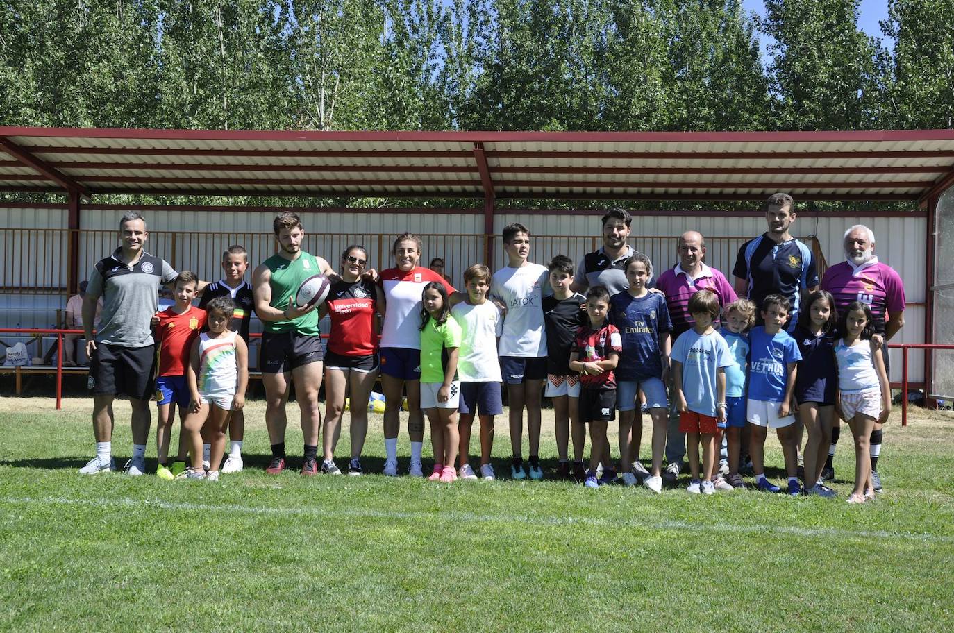 Fotos: María Casado acerca el rugby 7 a su Coyanza natal