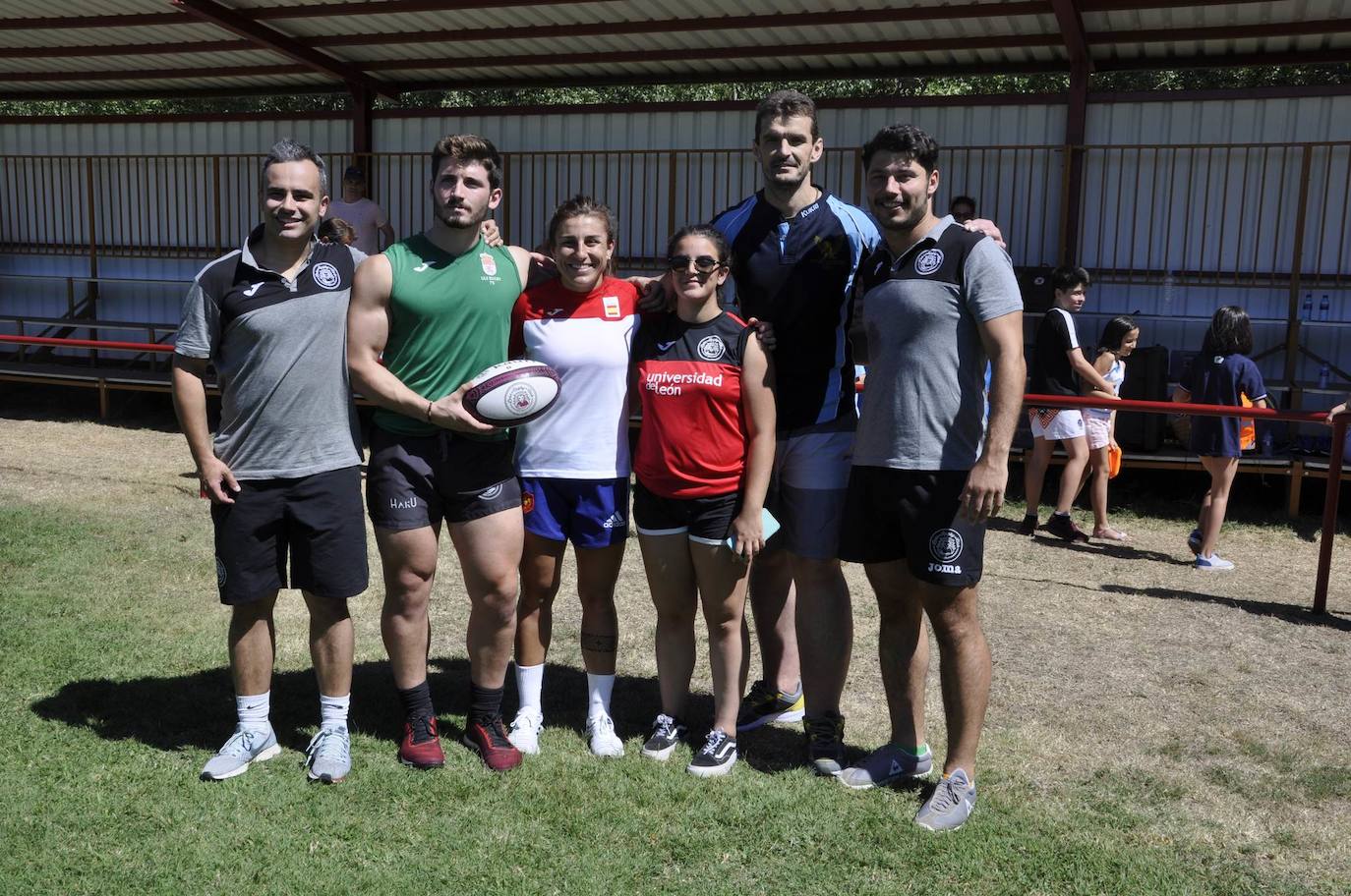 Fotos: María Casado acerca el rugby 7 a su Coyanza natal