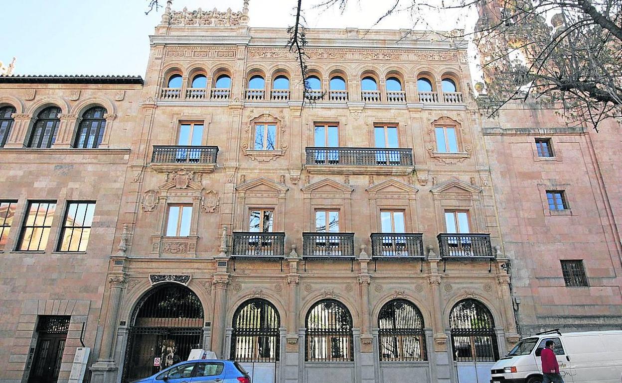 Sede del Centro Documental de laMemoria Histórica en la plaza de Los Bandos.