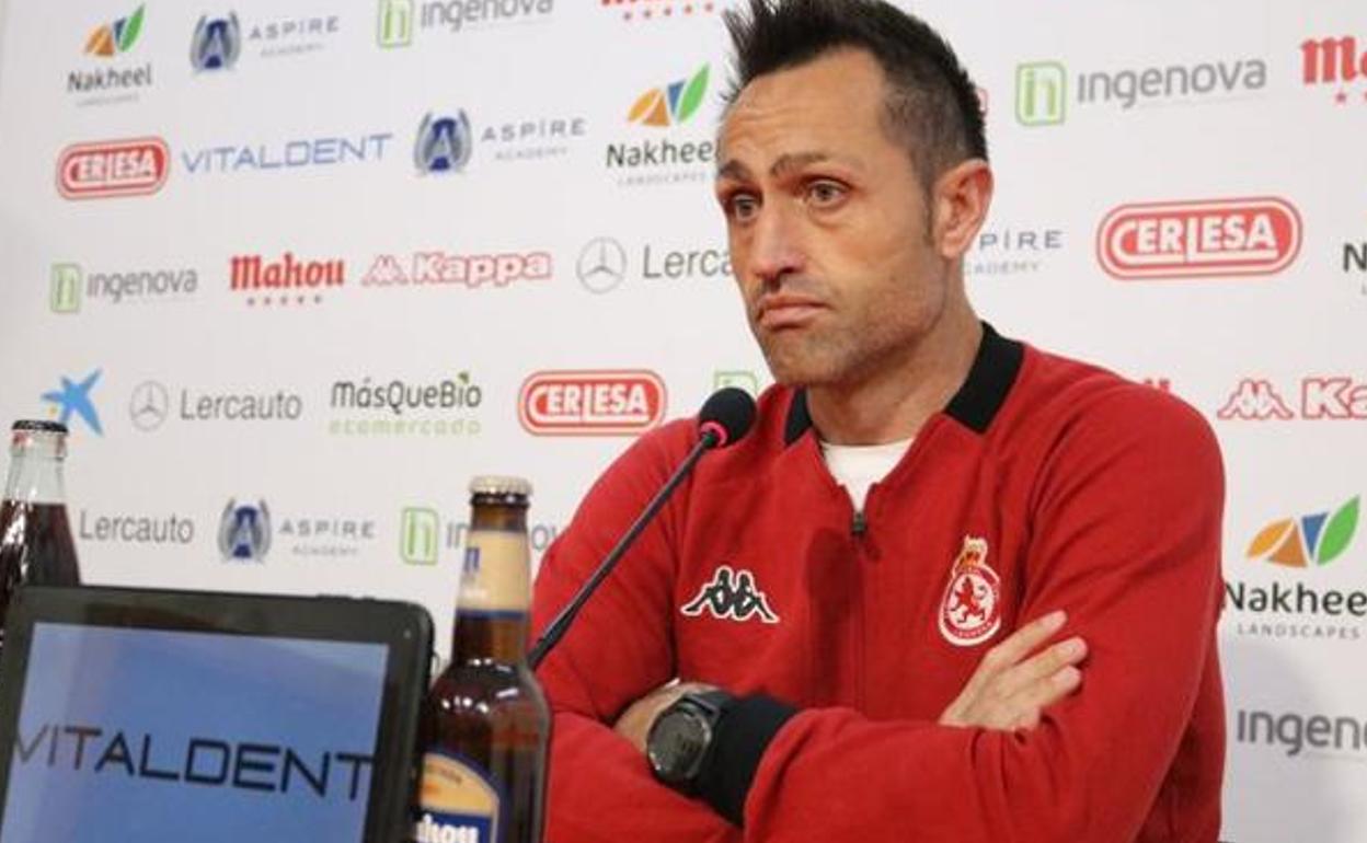 Imagen de Aira en rueda de prensa. 