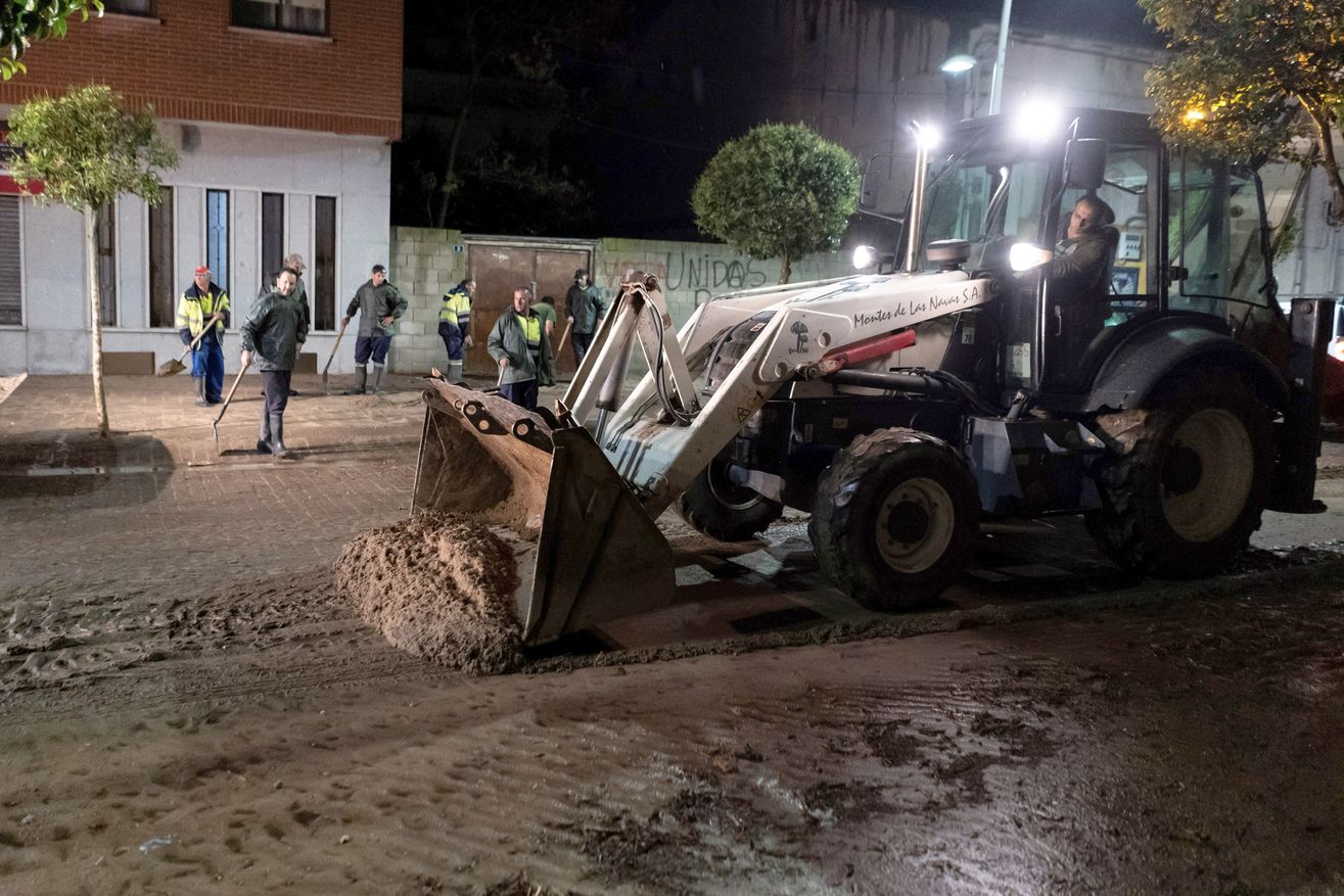 Imagen de la riada en Navas del Marqués.