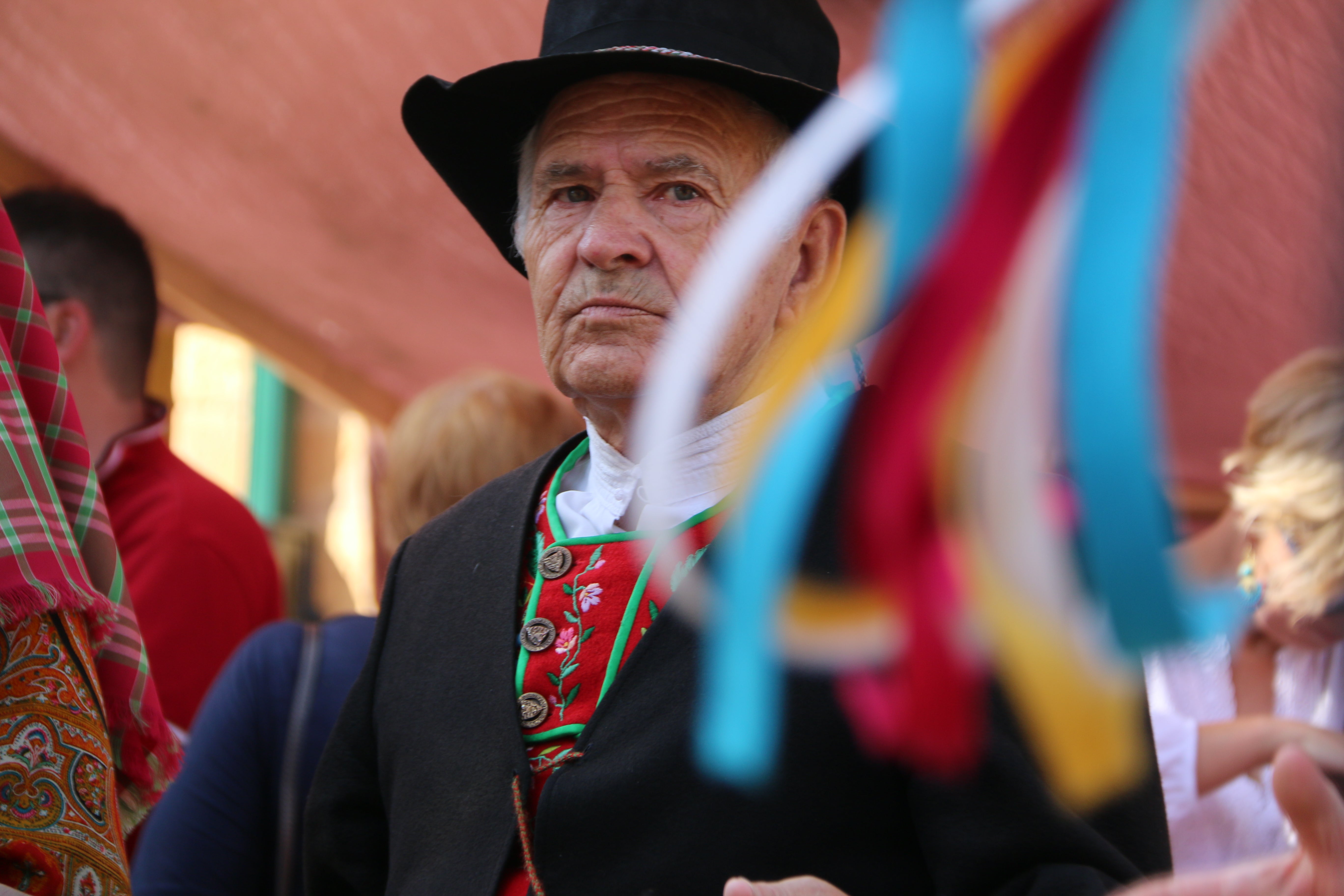 El paso del tiempo no ha mellado en un solo detalle los patios empedrados de esta localidad que este viernes ha abierto sus puertas en una nueva edición de 'Patios con arte'.
