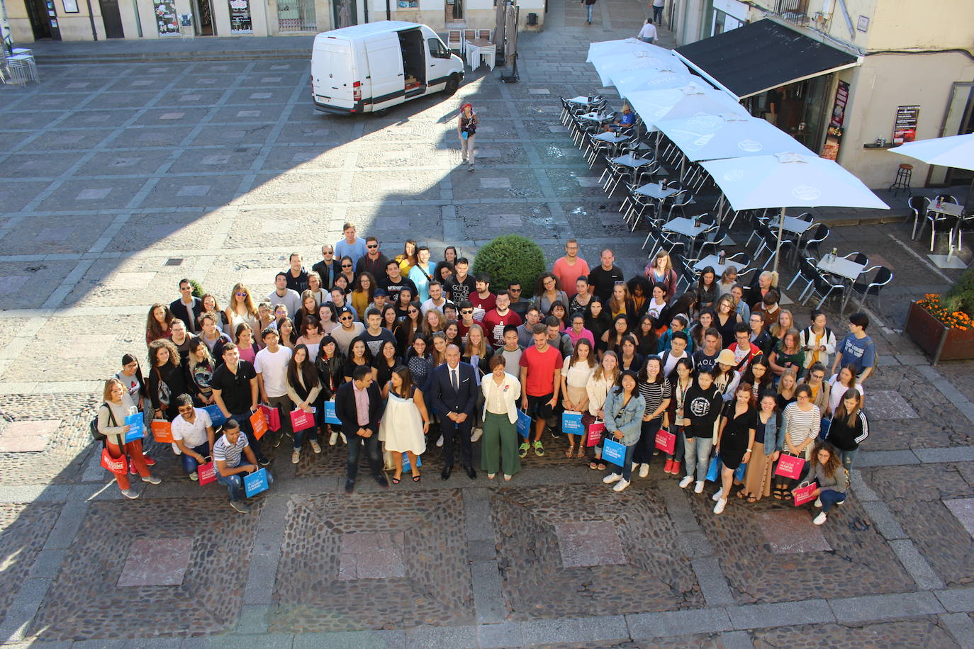 Fotos: El alcalde recibe a los estudiantes internacionales