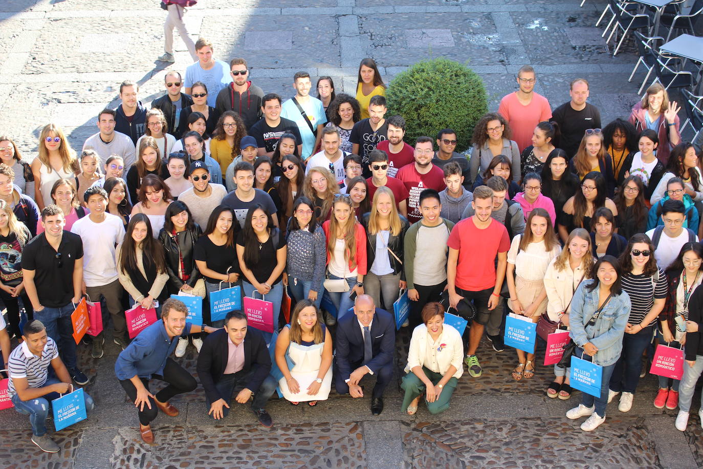 Fotos: El alcalde recibe a los estudiantes internacionales
